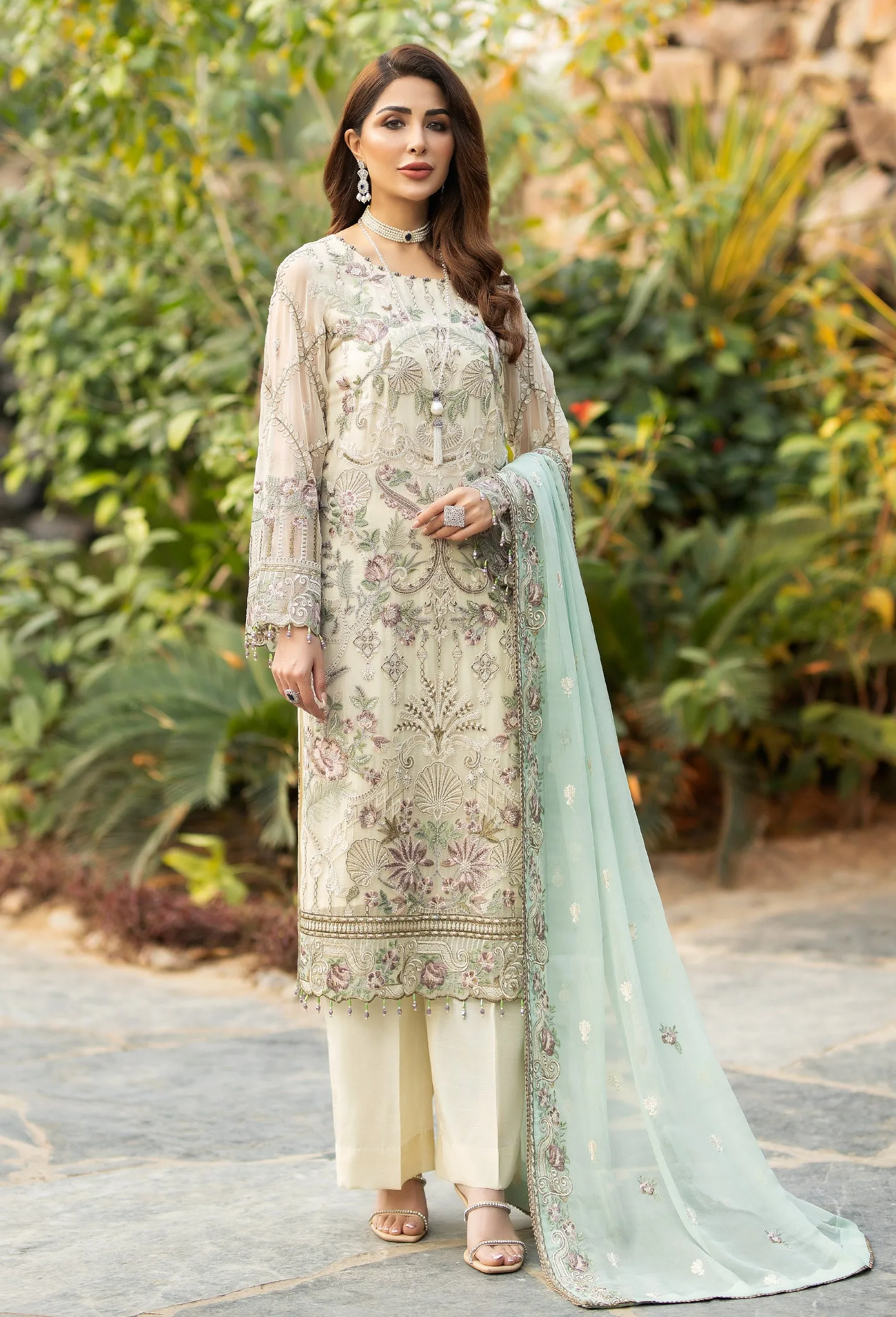 Spanish Green Organza Pakistani Salwar Suit Designs – Perfect for Festives