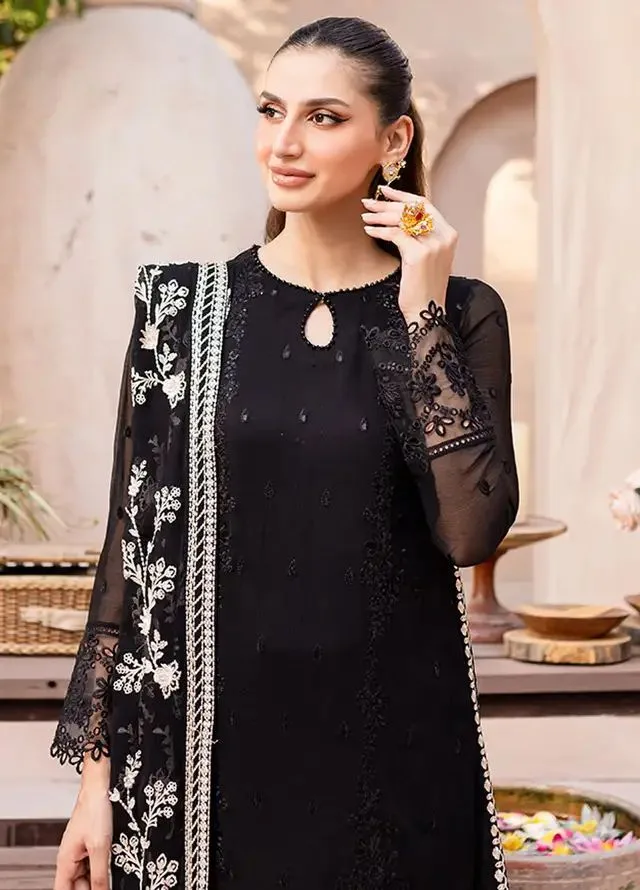 Pakistani Suit For Women in India