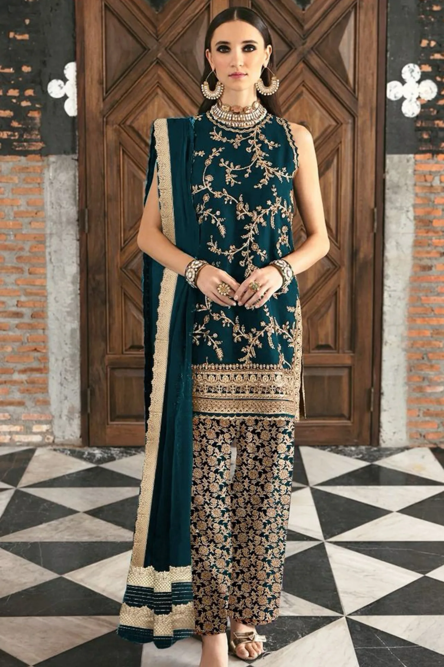 Green Sleeveless Premium Velvet Salwar Suit