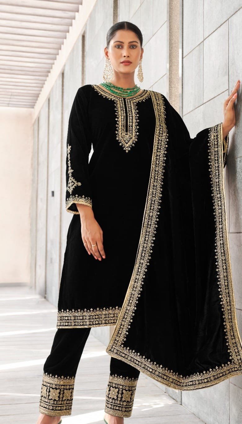 Best Pakistani Style Velvet Kurta Set with Dupatta For Women