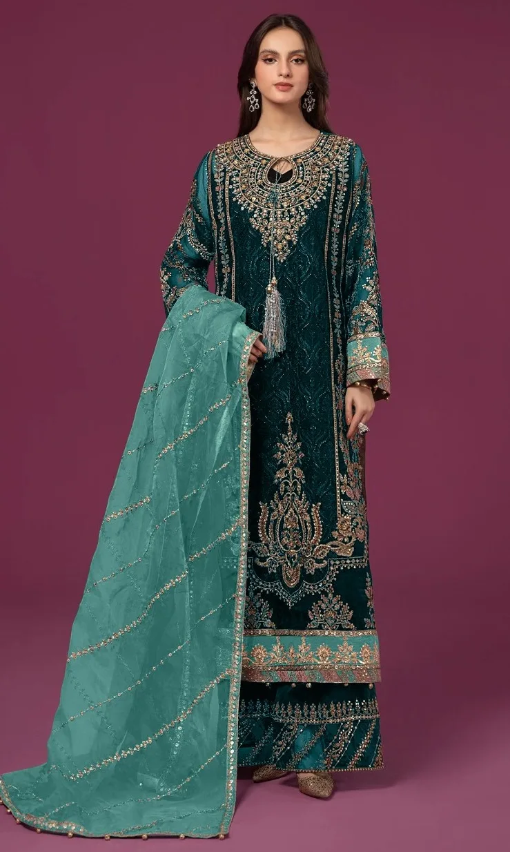 Green velvet suit set with dupatta