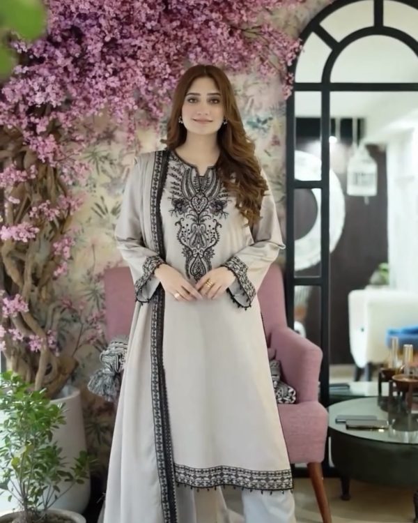 summer party wear traditional attire for women.